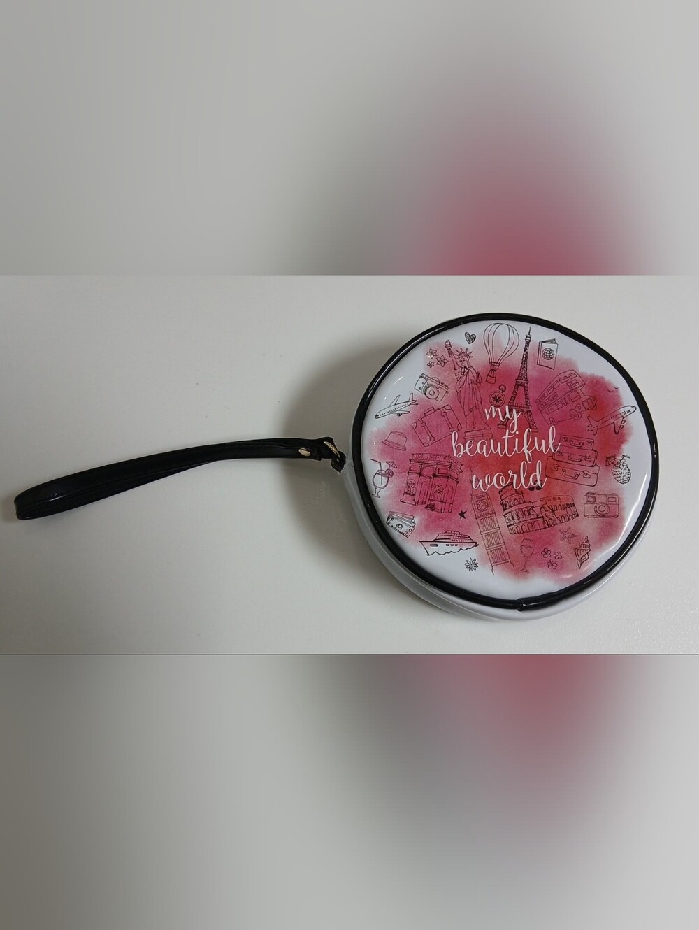 Elizabeth Arden Round Wristlet & Matching Luggage Tag